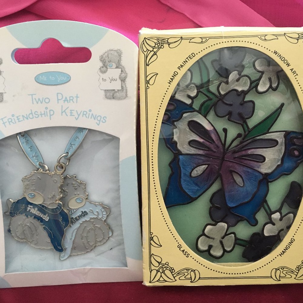 Beautiful Window Art & a pair Friendship Keychains - Picture 4 of 4